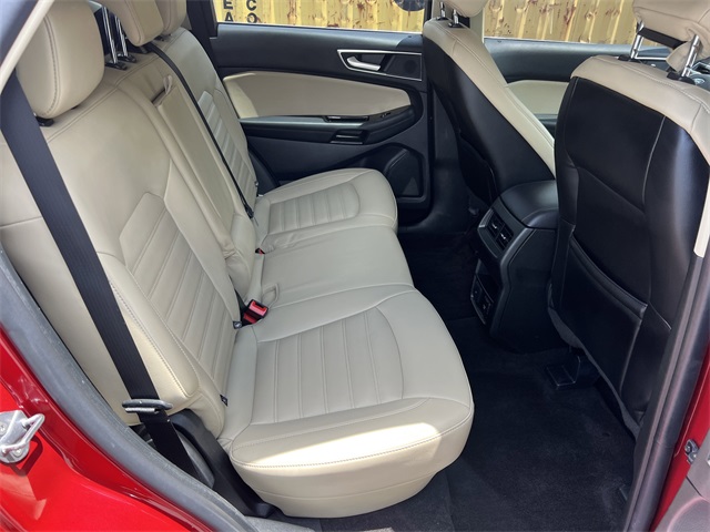 Vehicle image 14 of 34
