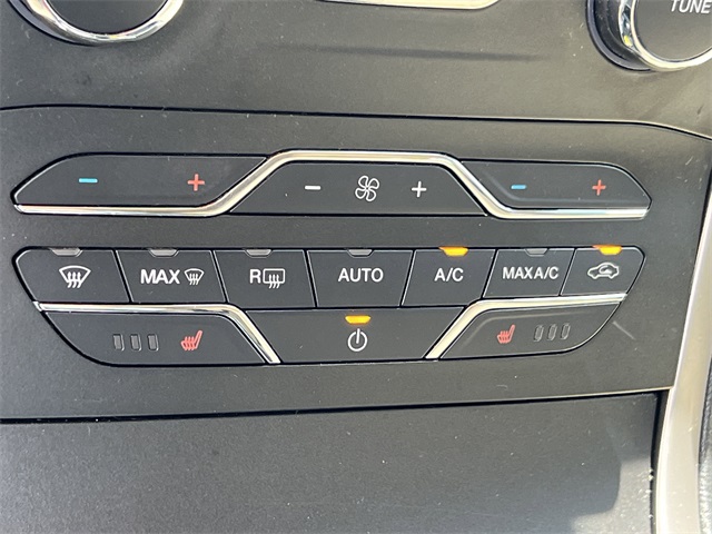 Vehicle image 29 of 34