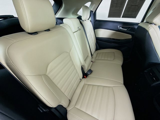 2020 Ford Edge SEL Image 12 of 36