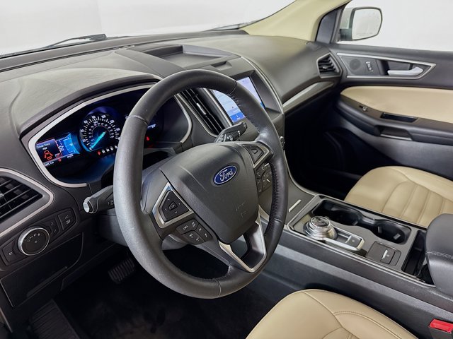 2020 Ford Edge SEL Image 17 of 36