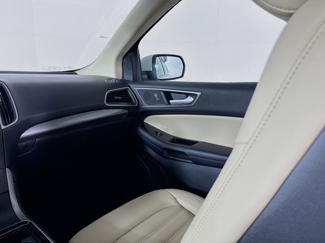 2020 Ford Edge SEL Image 19 of 36
