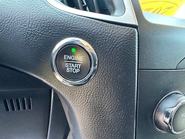 Vehicle image 24 of 42