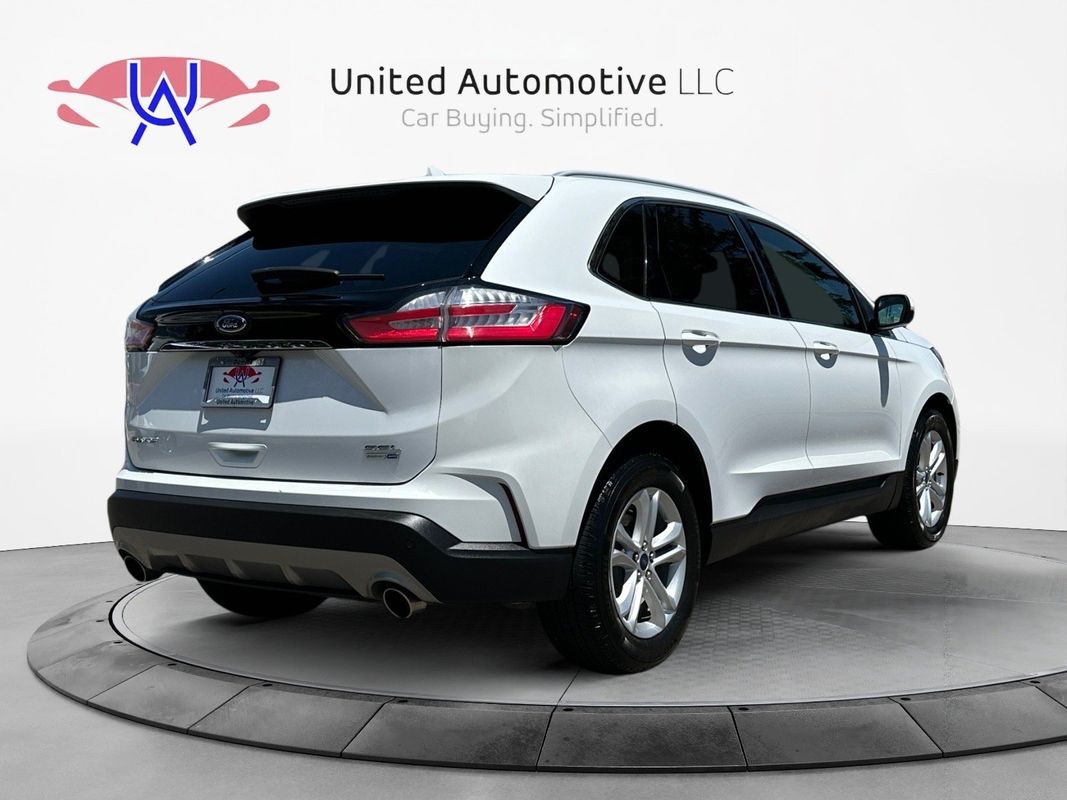 Vehicle image 5 of 42