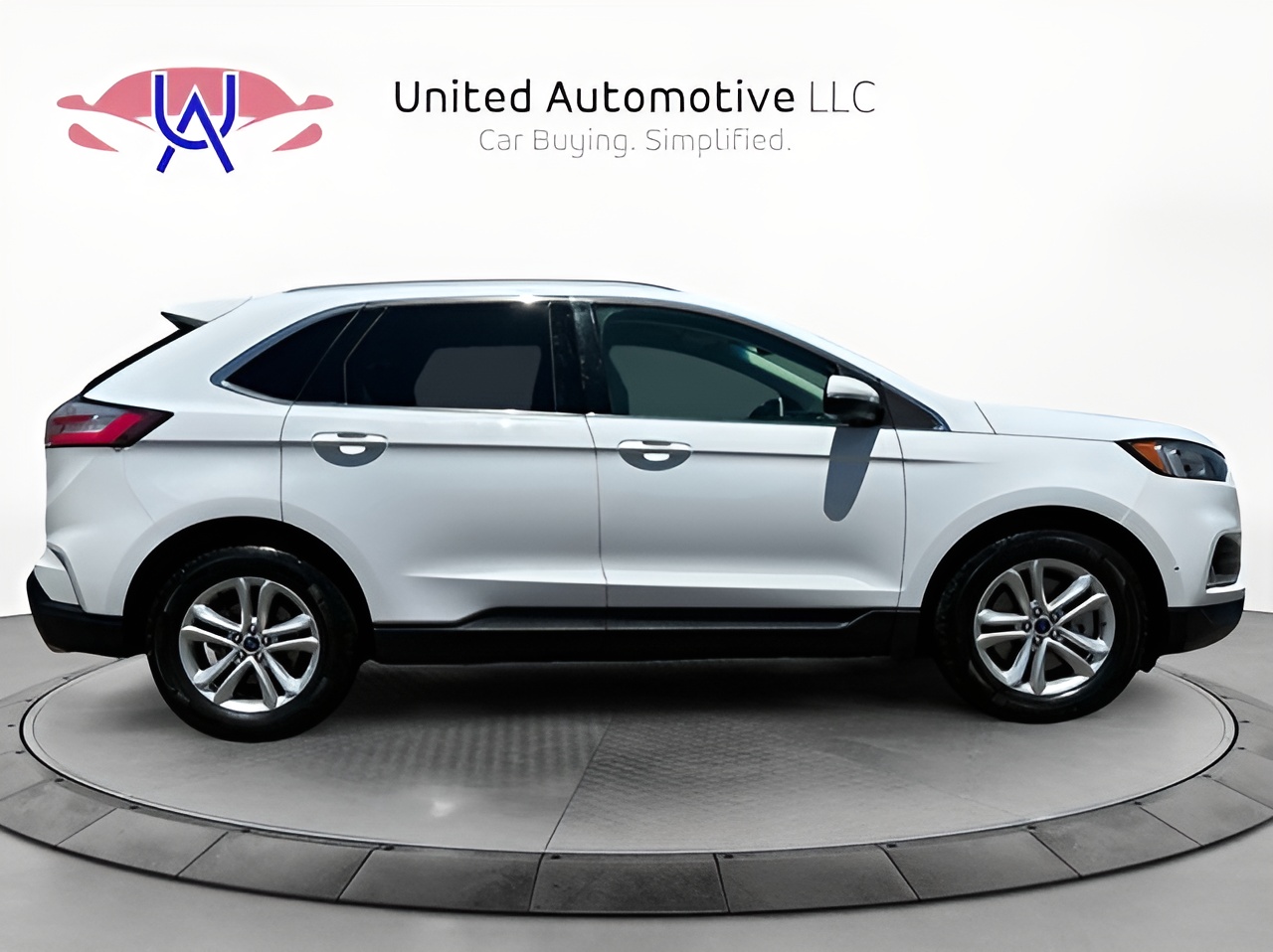 Vehicle image 38 of 42