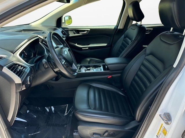 Vehicle image 9 of 42