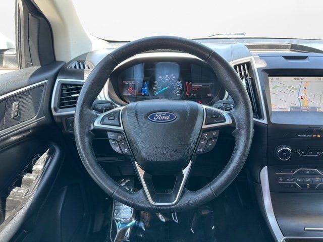 Vehicle image 14 of 42