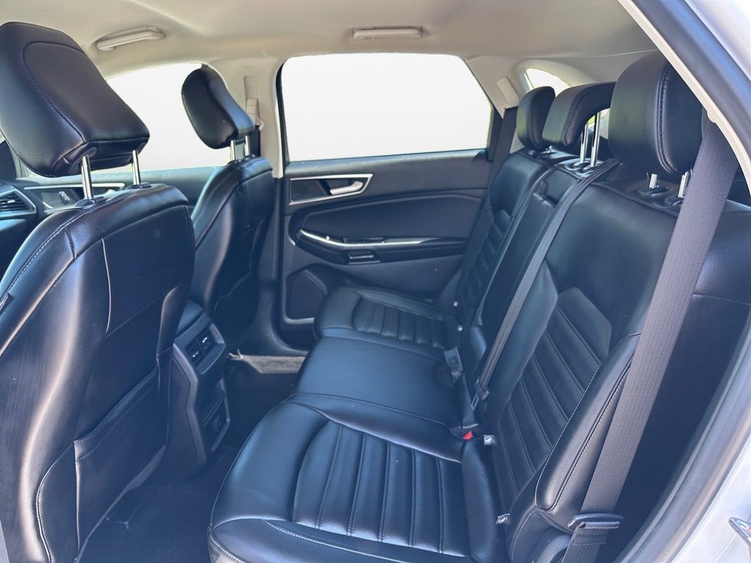 Vehicle image 10 of 42