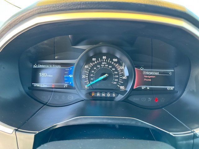 Vehicle image 17 of 42
