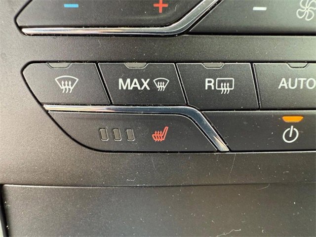 Vehicle image 32 of 33