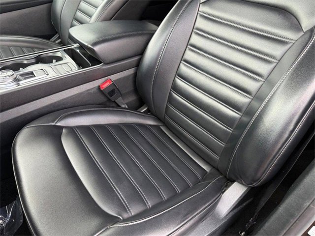 Vehicle image 12 of 33