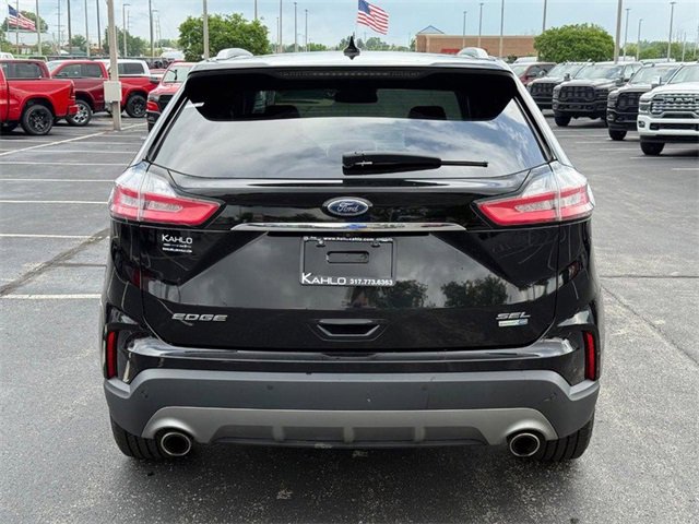 Vehicle image 6 of 33