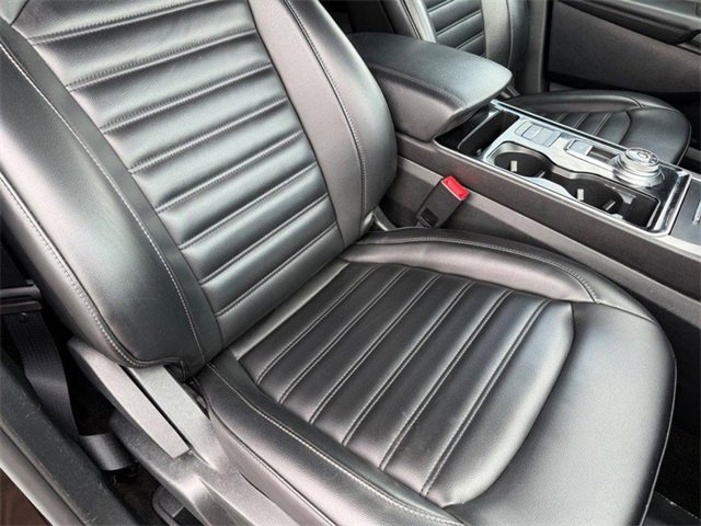 Vehicle image 14 of 33