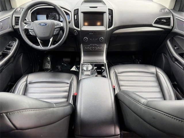 Vehicle image 20 of 33