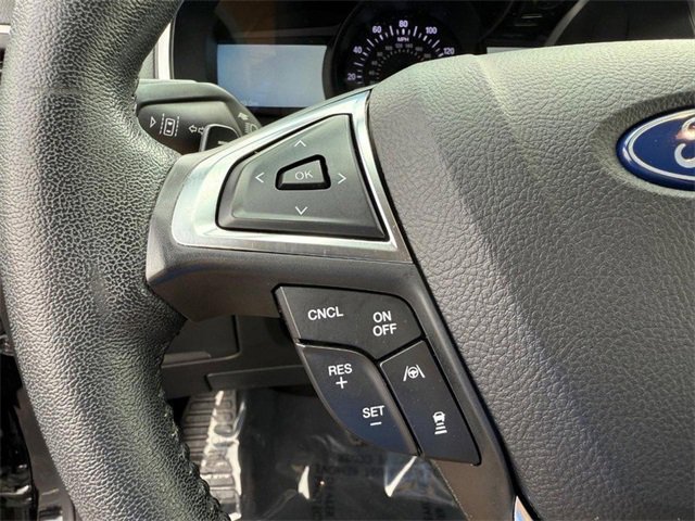Vehicle image 28 of 33