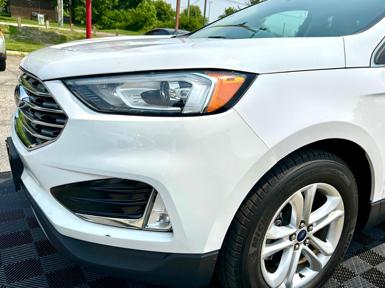 Vehicle image 16 of 50