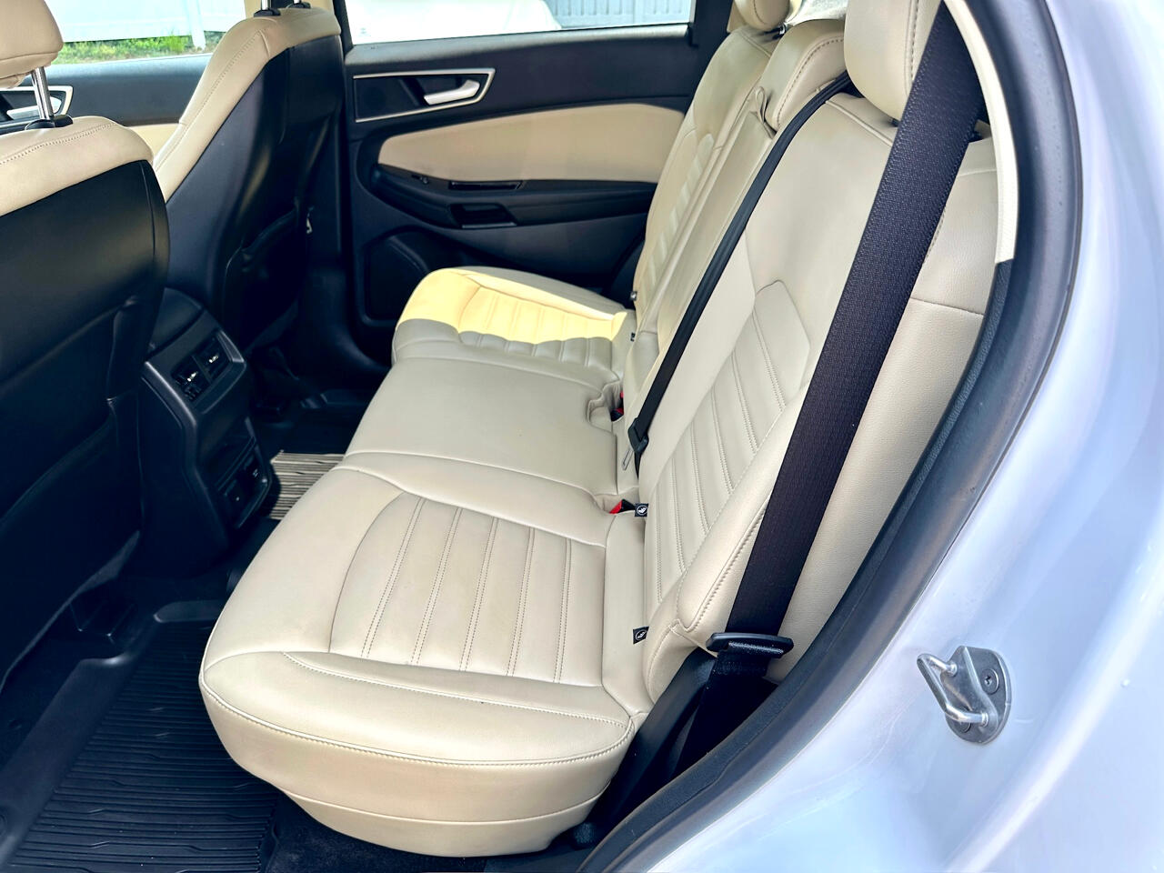 Vehicle image 24 of 50