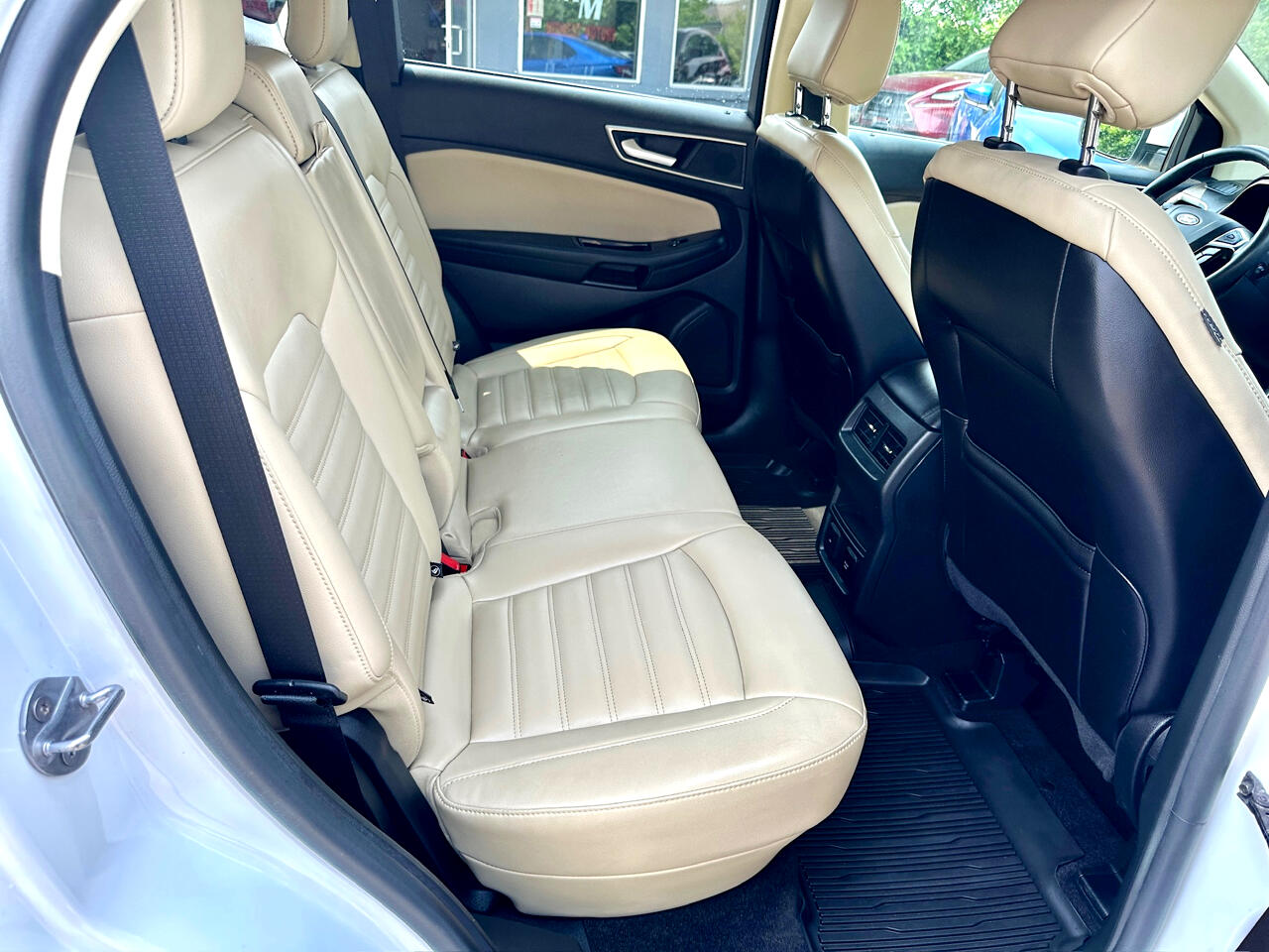 Vehicle image 23 of 50