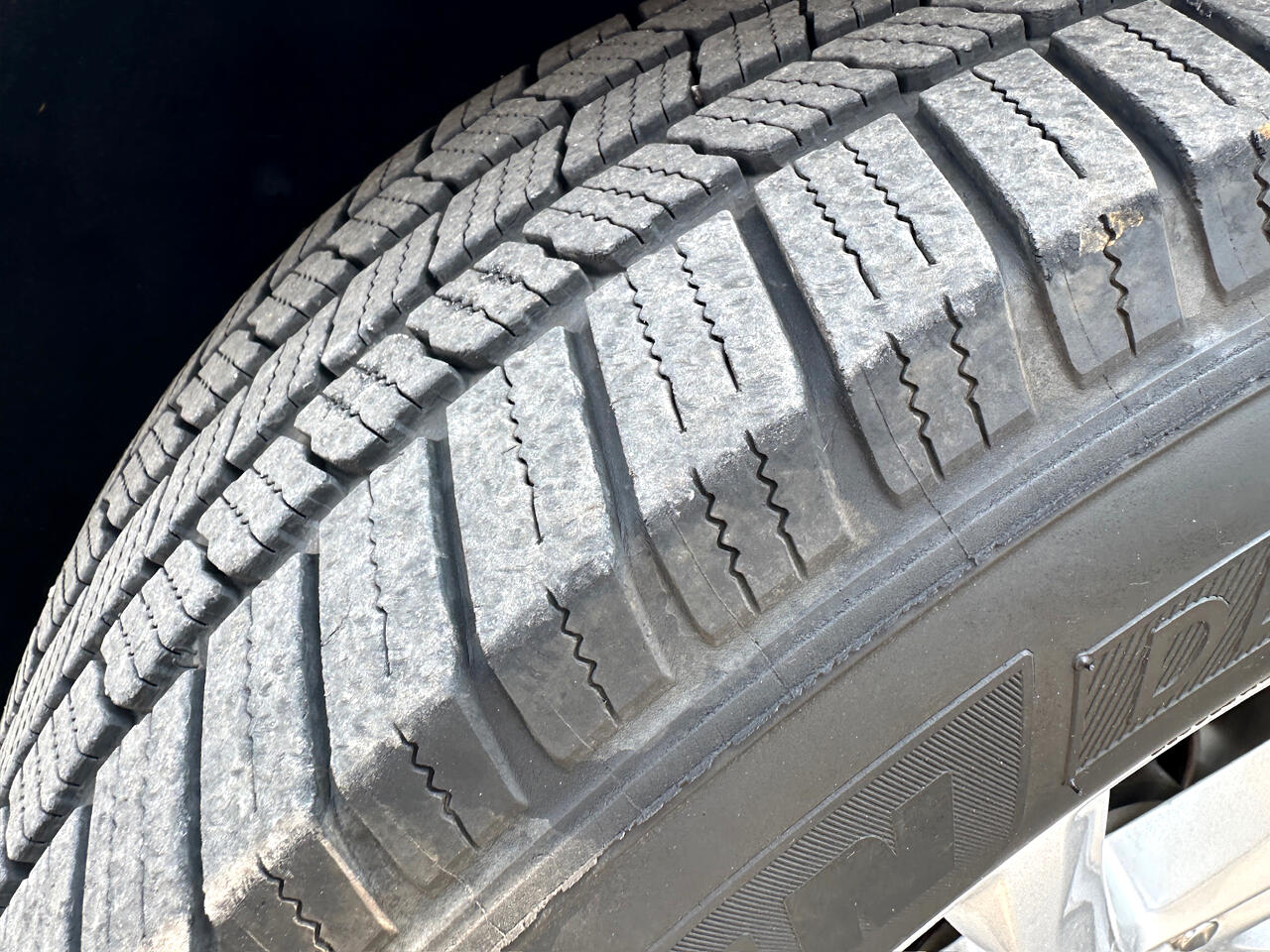 Vehicle image 47 of 50