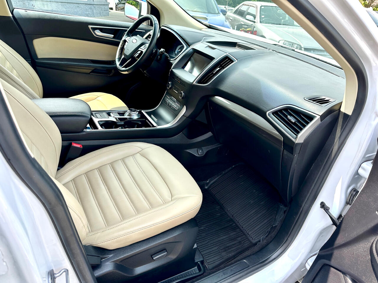 Vehicle image 17 of 50