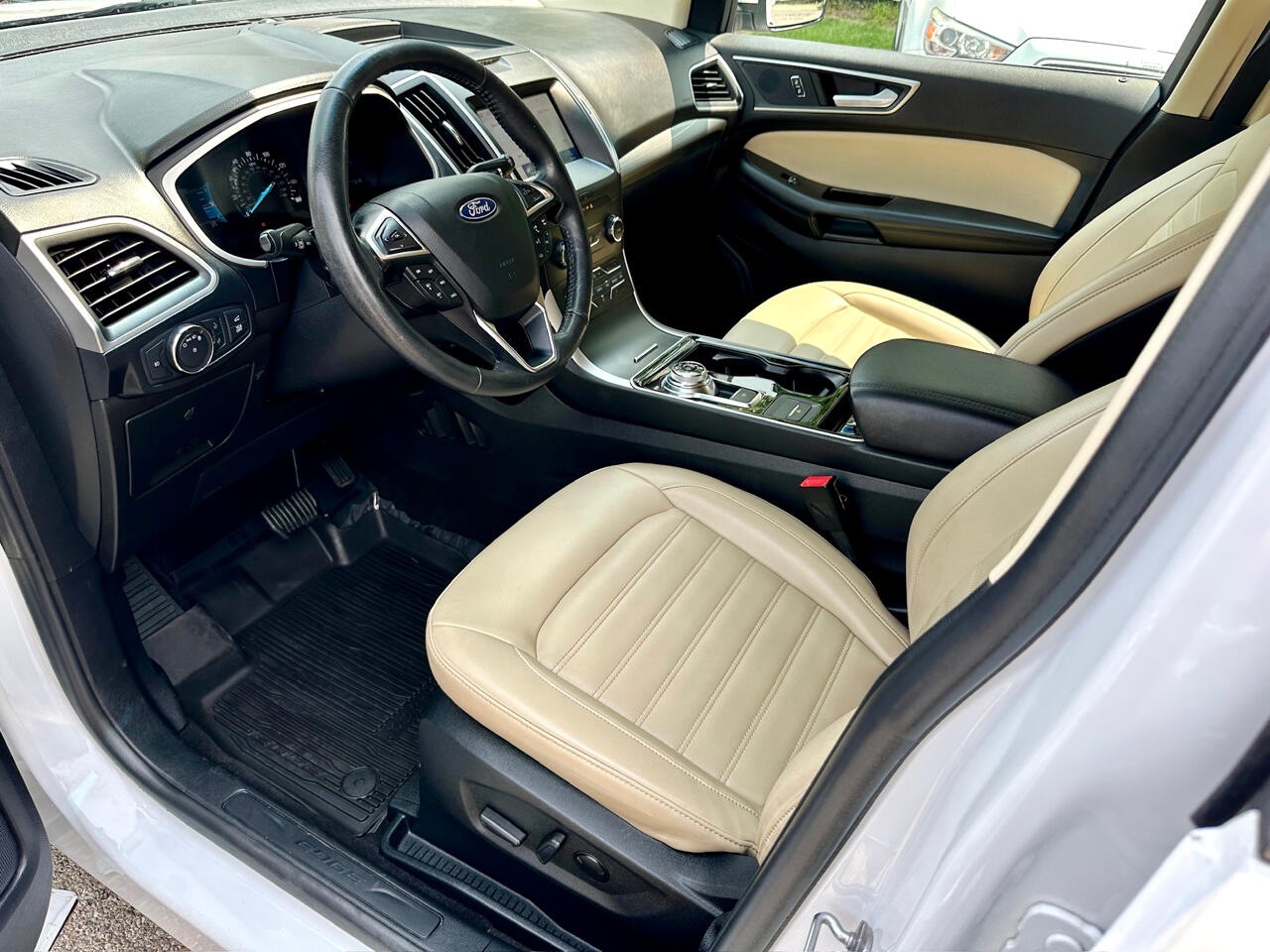Vehicle image 18 of 50
