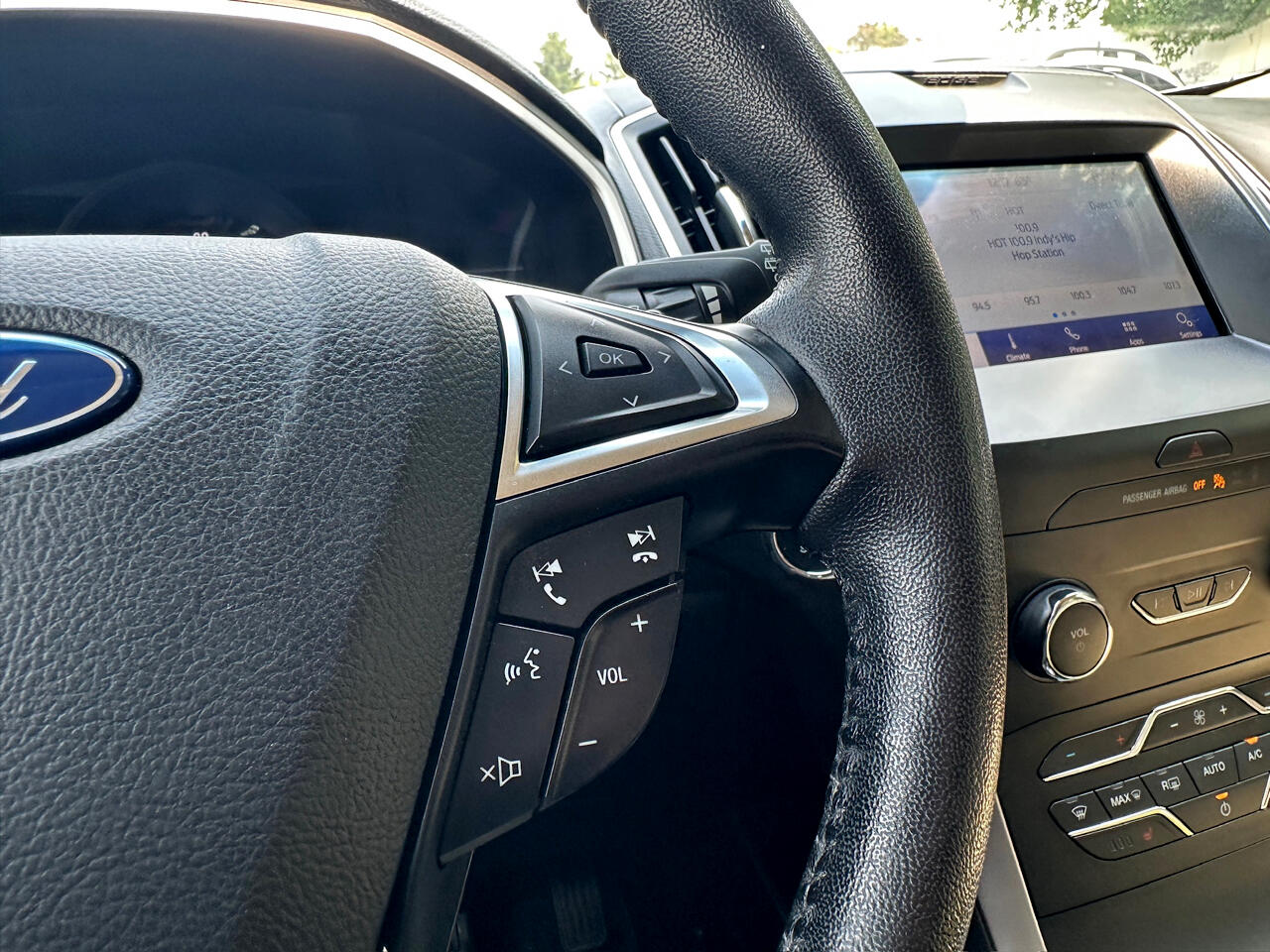 Vehicle image 29 of 50