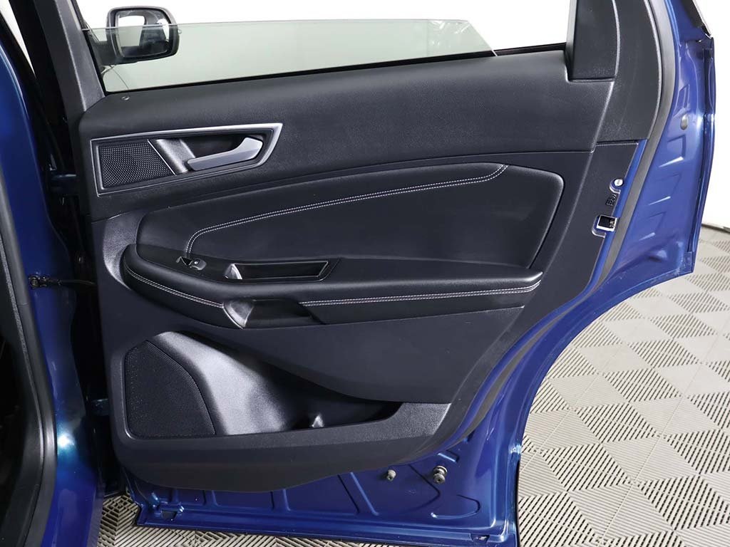 2020 Ford Edge Titanium Image 35 of 65