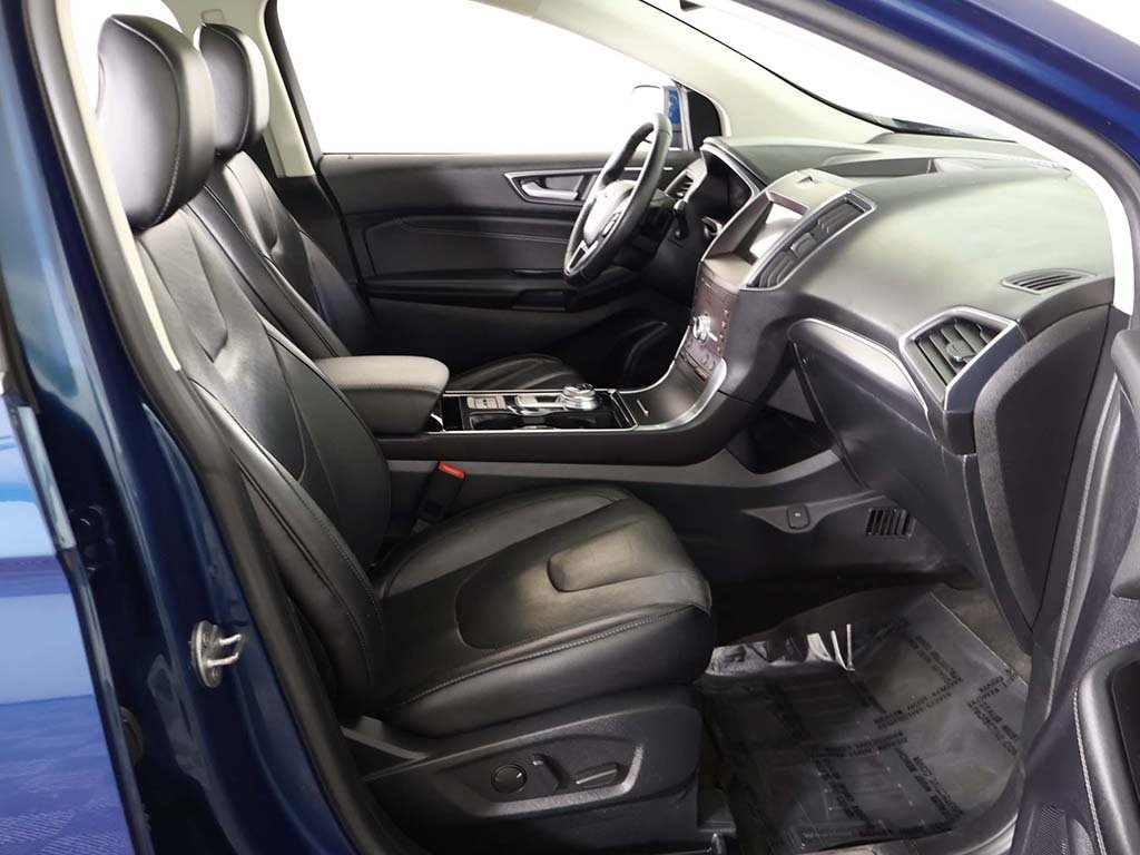 2020 Ford Edge Titanium Image 17 of 65