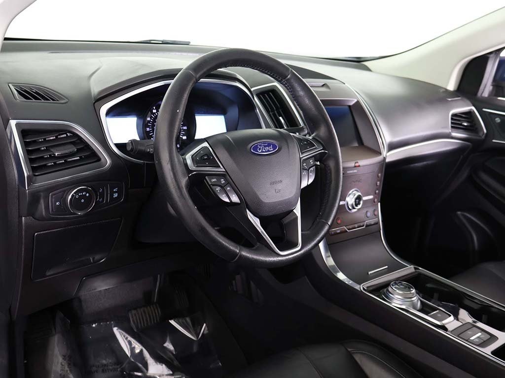 2020 Ford Edge Titanium Image 21 of 65