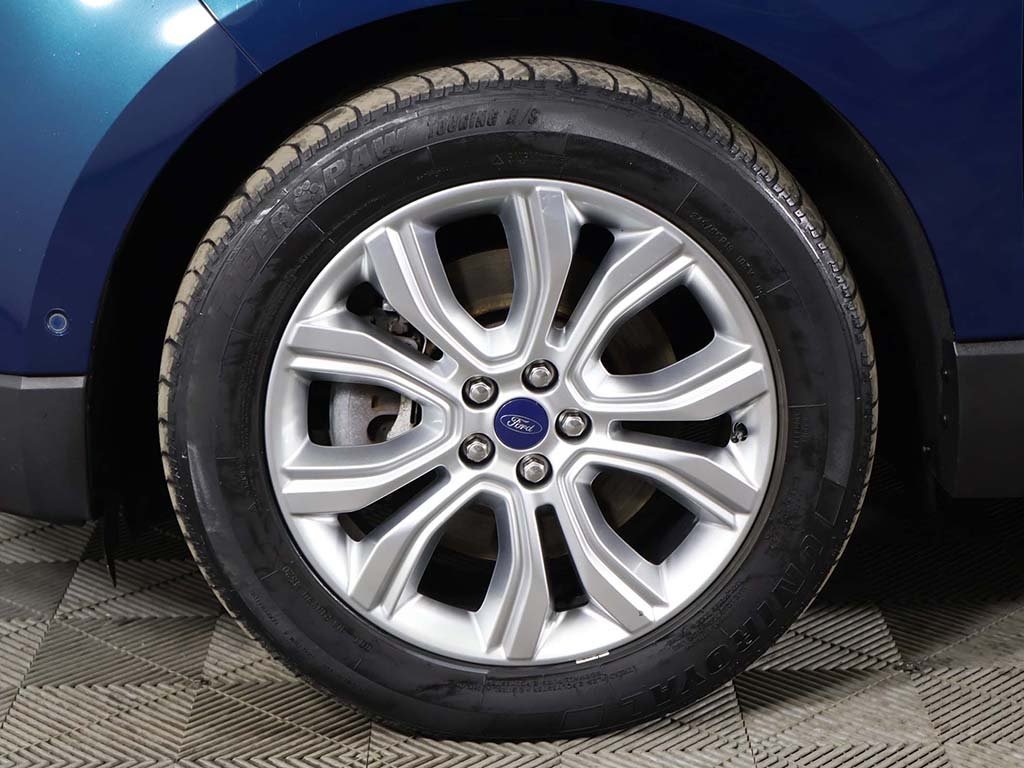 2020 Ford Edge Titanium Image 12 of 65