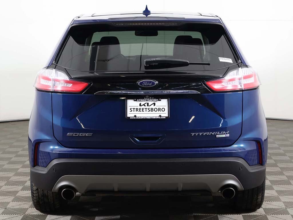 2020 Ford Edge Titanium Image 8 of 65