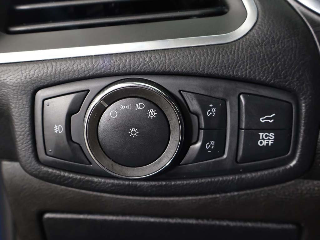 2020 Ford Edge Titanium Image 36 of 65