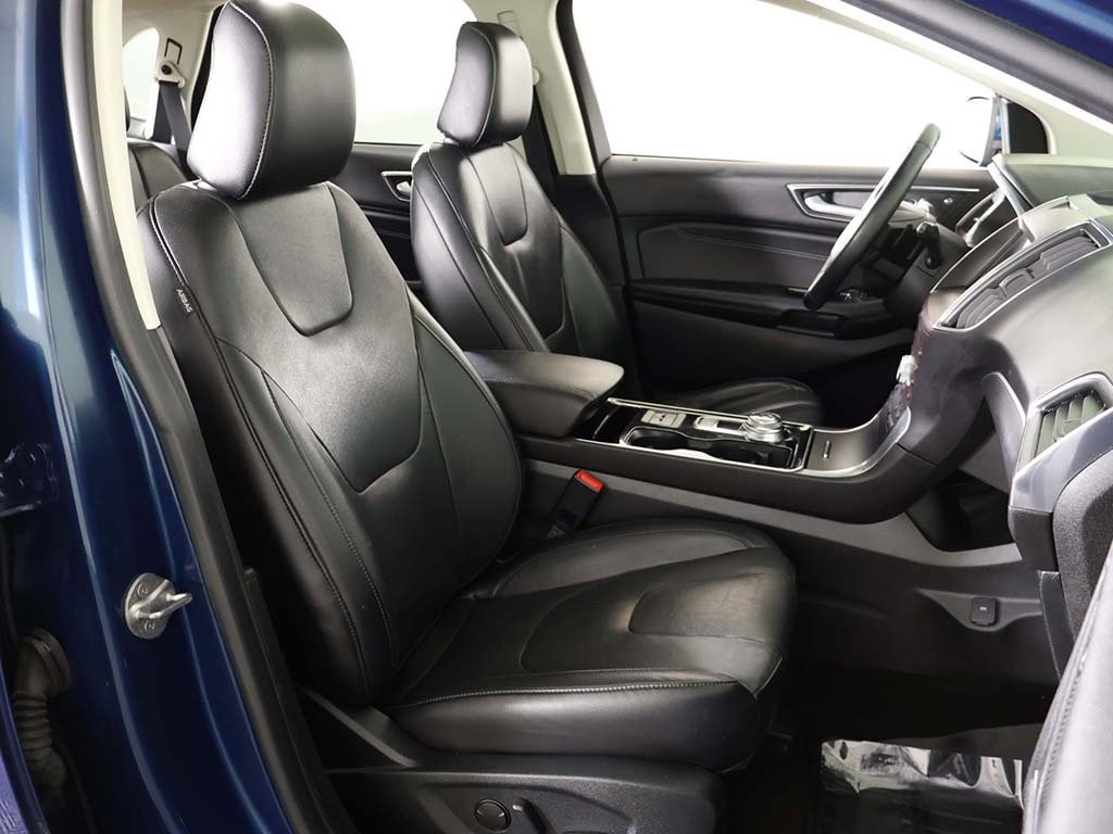 2020 Ford Edge Titanium Image 14 of 65