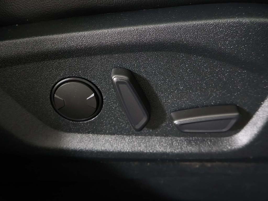 2020 Ford Edge Titanium Image 41 of 65