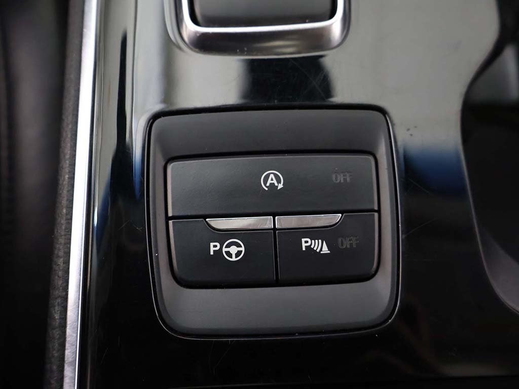 2020 Ford Edge Titanium Image 45 of 65