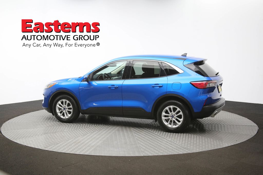 Vehicle image 32 of 98