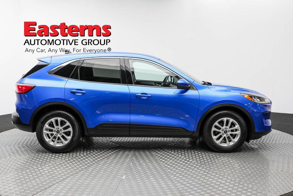 Vehicle image 18 of 98