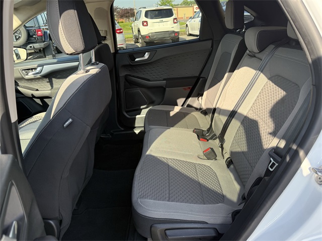 Vehicle image 13 of 26