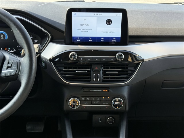 Vehicle image 23 of 26