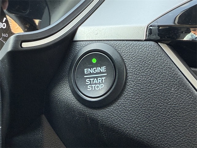 Vehicle image 22 of 26
