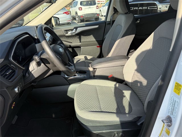 Vehicle image 14 of 26