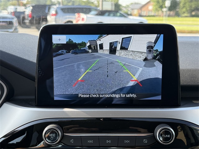 Vehicle image 18 of 26