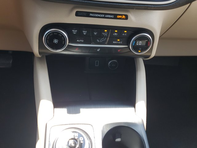 Vehicle image 28 of 30