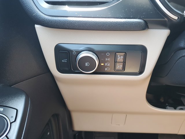 Vehicle image 24 of 30