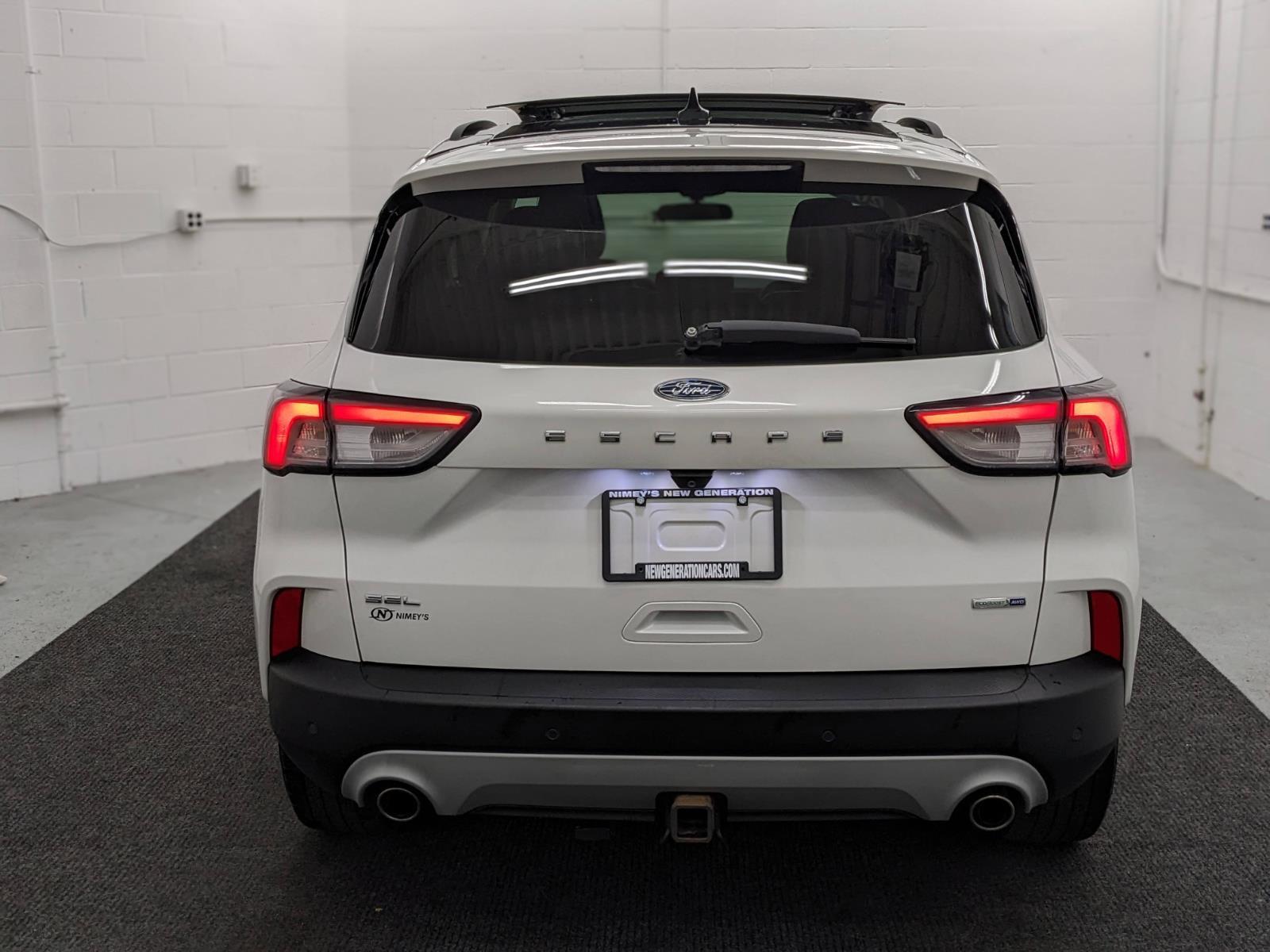 Vehicle image 5 of 43