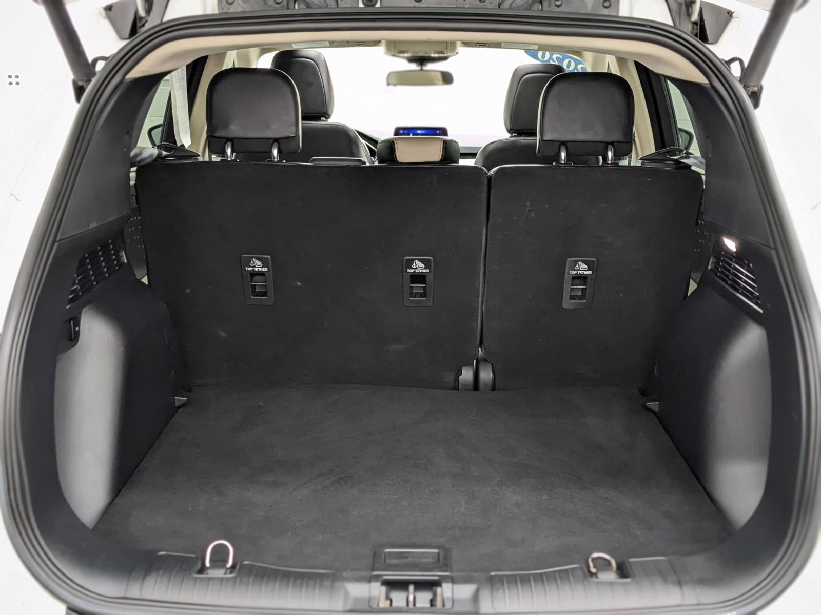 Vehicle image 17 of 43