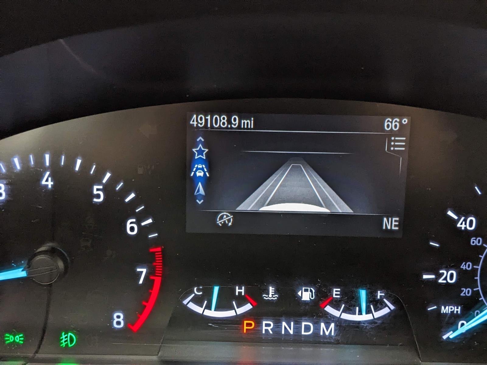 Vehicle image 33 of 43