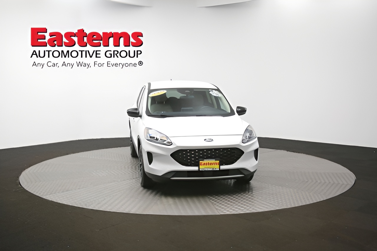 Vehicle image 76 of 97