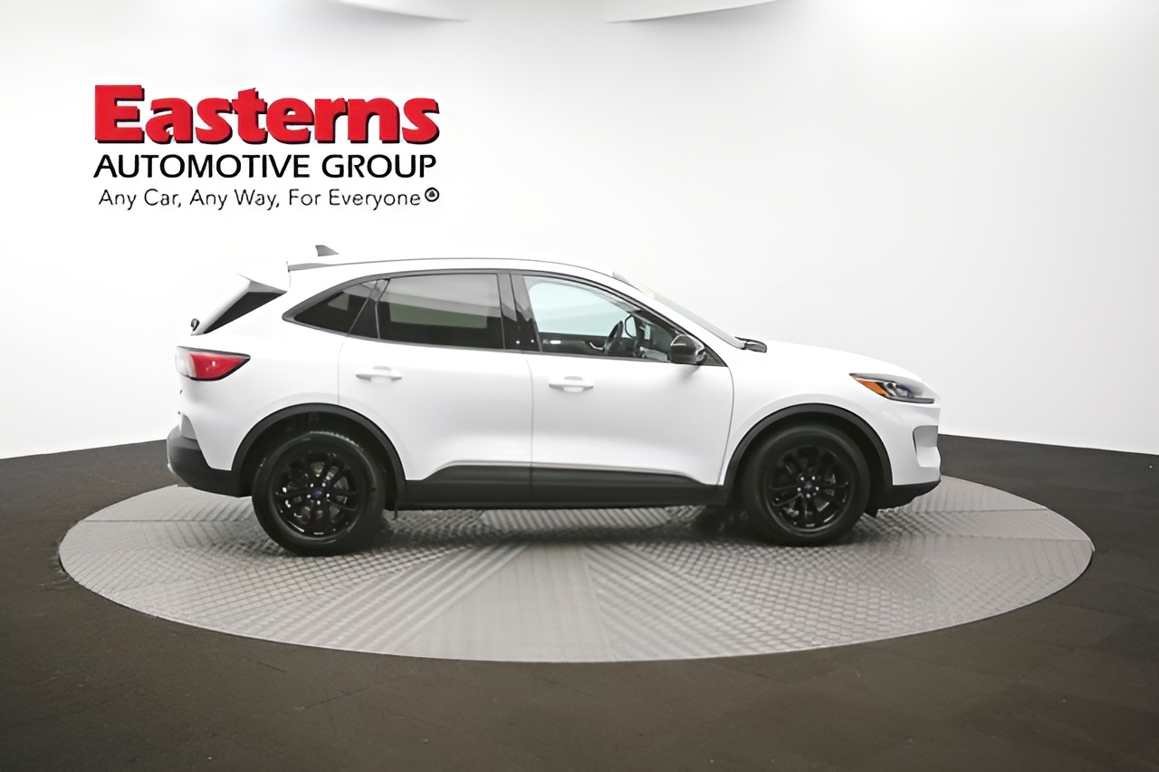 Vehicle image 78 of 97
