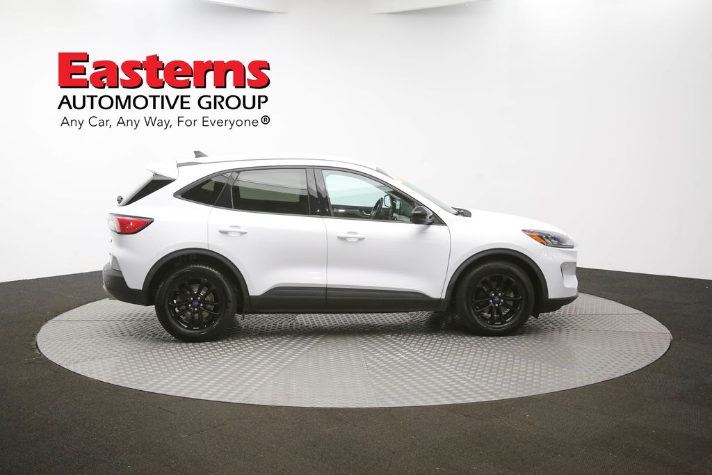Vehicle image 17 of 97
