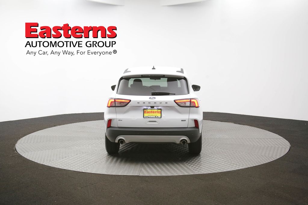Vehicle image 27 of 97